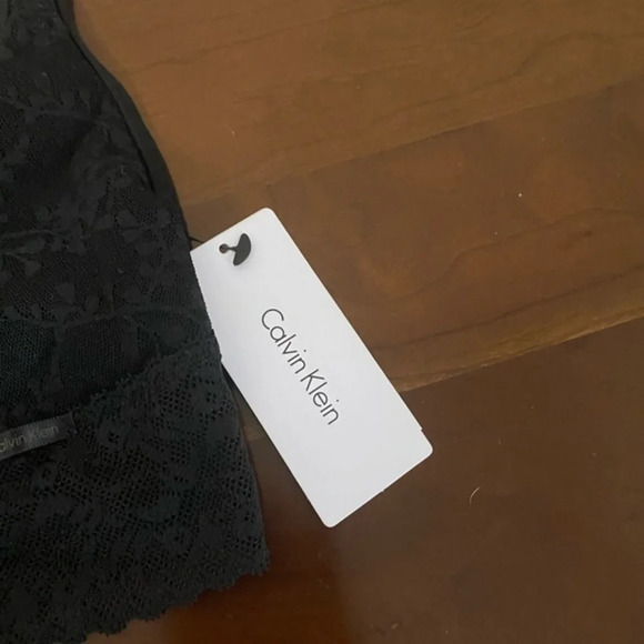 Calvin‎ Klein Black Lace Bralette-New W/Tags - Picture 2 of 5
